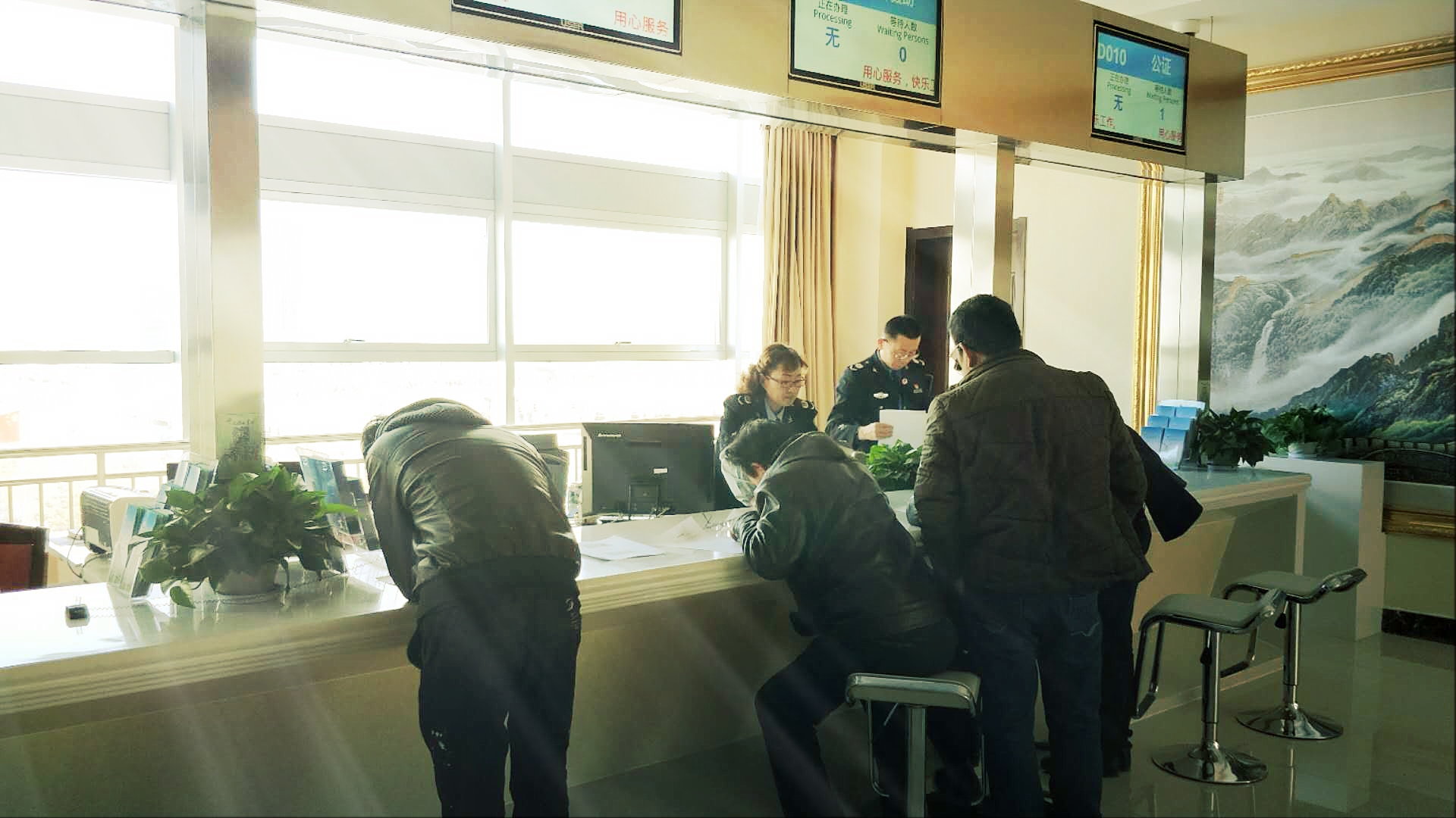 玉门市民中心法律援助窗口积极为弱势群体提供法律援助5_一米阳光.jpg 玉门市民中心法律援助窗口积极为弱势群体提供法律援助5_一米阳光.jpg